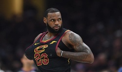 «Βόμβα» μεγατόνων στο NBA: «Βασιλιάς» στους Λέικερς ο Λεμπρόν Τζέιμς