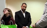 Ο Πατρινός επιχειρηματίας Αλέξανδρος Καλλέργης αγόρασε υποδήματα για τα ορφανά παιδιά στο Σκαγιοπούλειο Ίδρυμα [εικόνες & βίντεο]