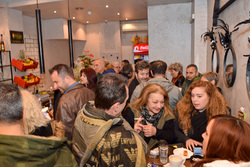 Πλήθος κόσμου στα λαμπερά εγκαίνια του νέου καφέ Cuckoo’s Coffee House