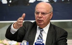Γ.Βασιλακόπουλος: «Ο αντιπρόεδρος της κυβέρνησης πόσο ετών είναι; Είχα αποφασίσει να αποσυρθώ»