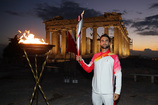 Η Ολυμπιακή Φλόγα λάμπει στην Ακρόπολη