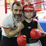 Πολλά μπράβο στους Boxerinos που αγωνίζονται στο σχολικό πρωτάθλημα λυκείων πυγμαχίας στην Αθήνα εκπροσωπόντας τα σχολεία της Πάτρας στα οποία είναι μαθητές